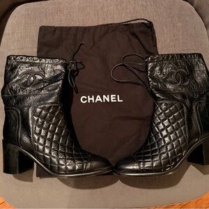 CHANEL Black Quilted Heeled Boots.  Size 8 IT.  Fits more like a US size 7